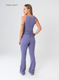 Conjunto Fitness Feminino Peach – Regata Coladinha + Calça Flare de Média Compressão