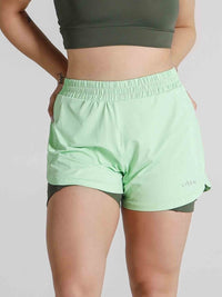 Short Feminino Bermuda Interna com Bolsos Laterais