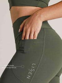 Legging Fitness Média Compressão com Dois Bolsos Laterais