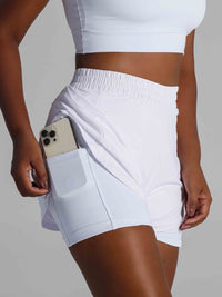Short Feminino Bermuda Interna com Bolsos Laterais