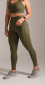 Legging Essência cós alto de alta compressão e dois bolsos laterais | Tecnologia Emana ®