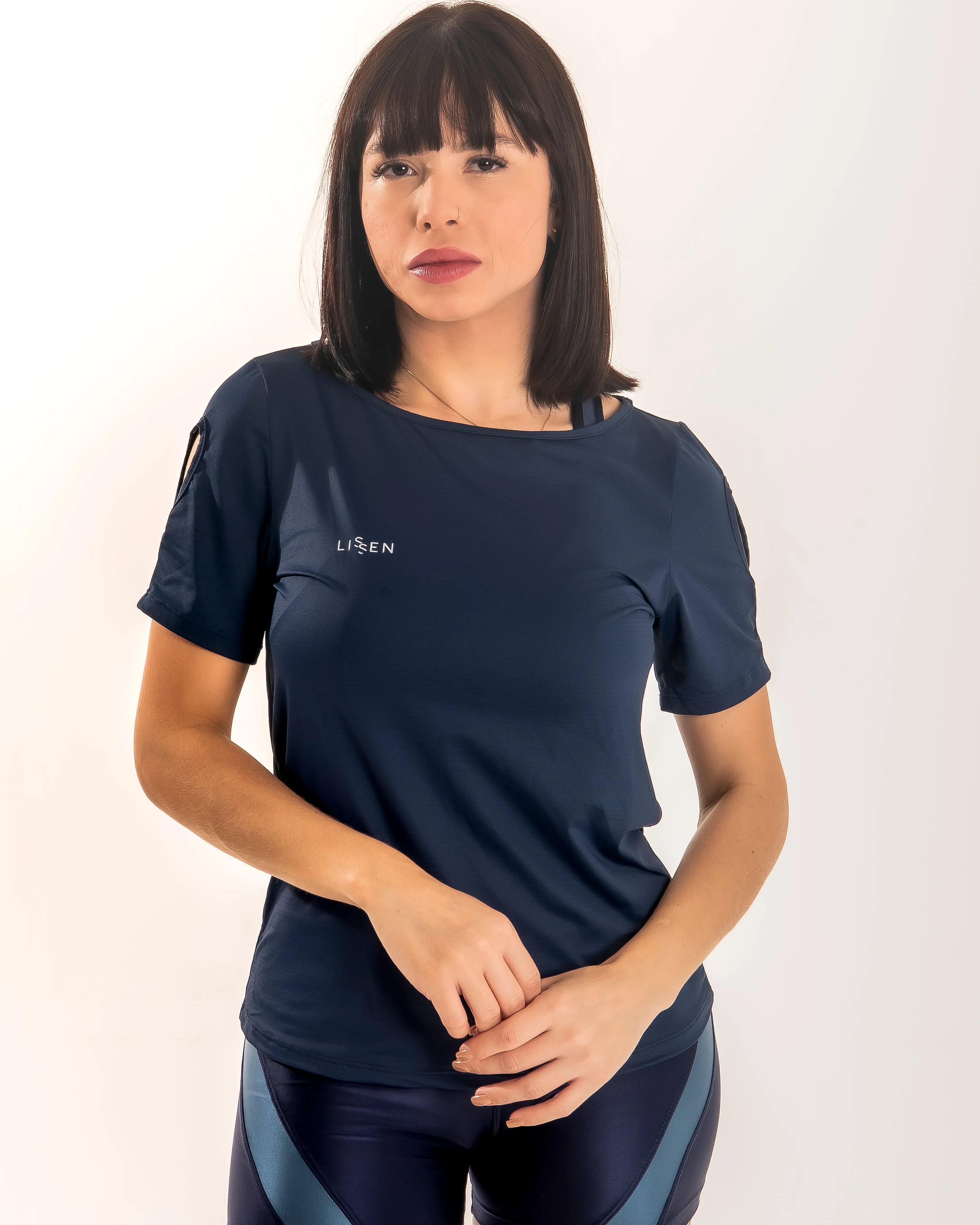 Blusa com manga antiodor proteção UV 50+ e detalhes em gota
