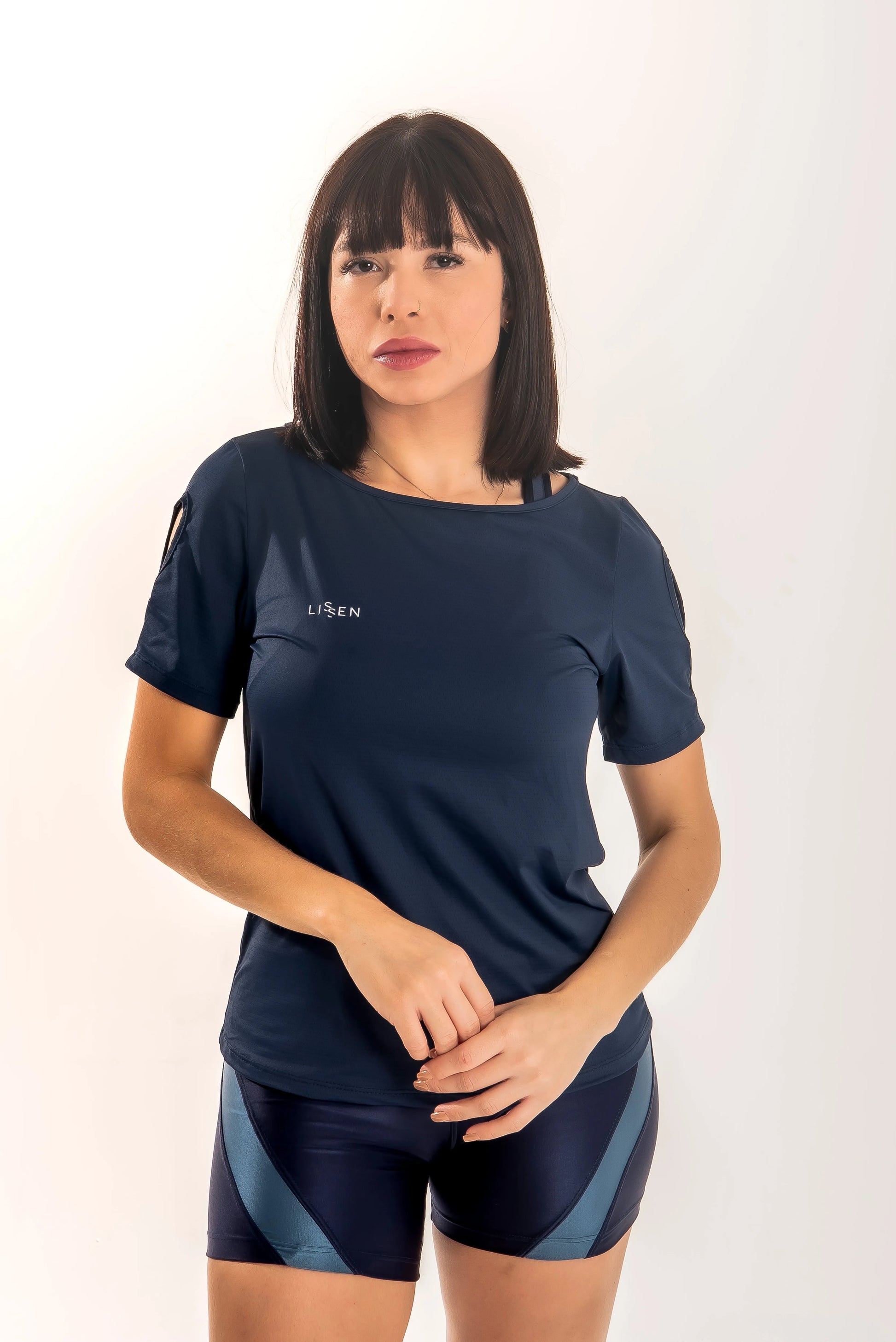 Blusa com manga antiodor proteção UV 50+ e detalhes em gota