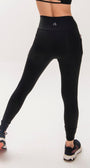 Legging cós alto cruzado de alta compressão e dois bolsos laterais | Tecnologia Emana ®