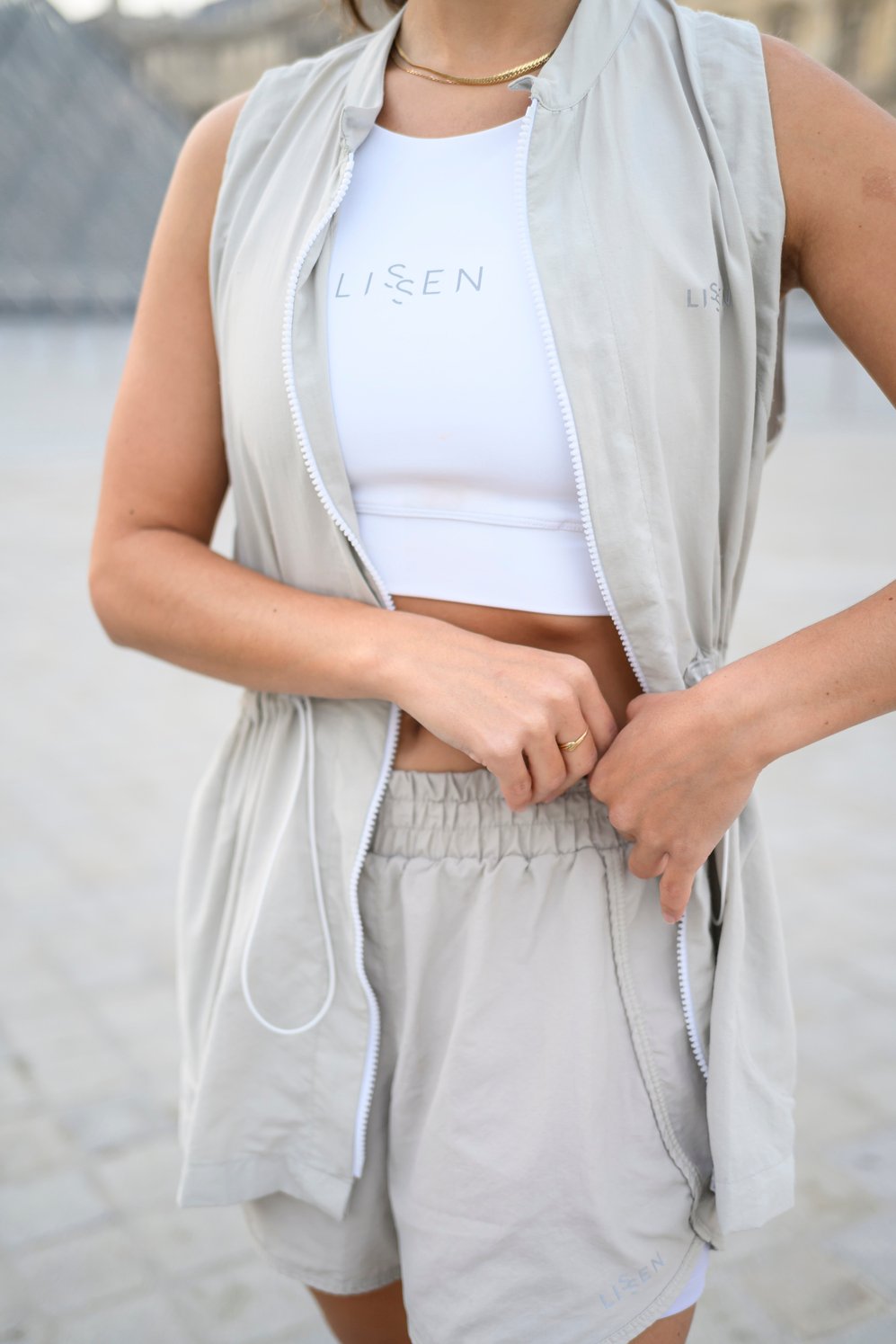 Short soltinho de tactel com bermuda interna e bolso